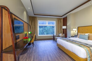 Premium bedding, minibar, in-room safe, individually decorated - Fortune Park Dalhousie - Member ITC Hotels' Group (Dalhousie)