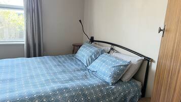 5 slaapkamers, een strijkplank/strijkijzer, gratis wifi, beddengoed