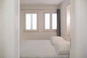 Apartment (One Bedroom Apt ,Shared Terrace)