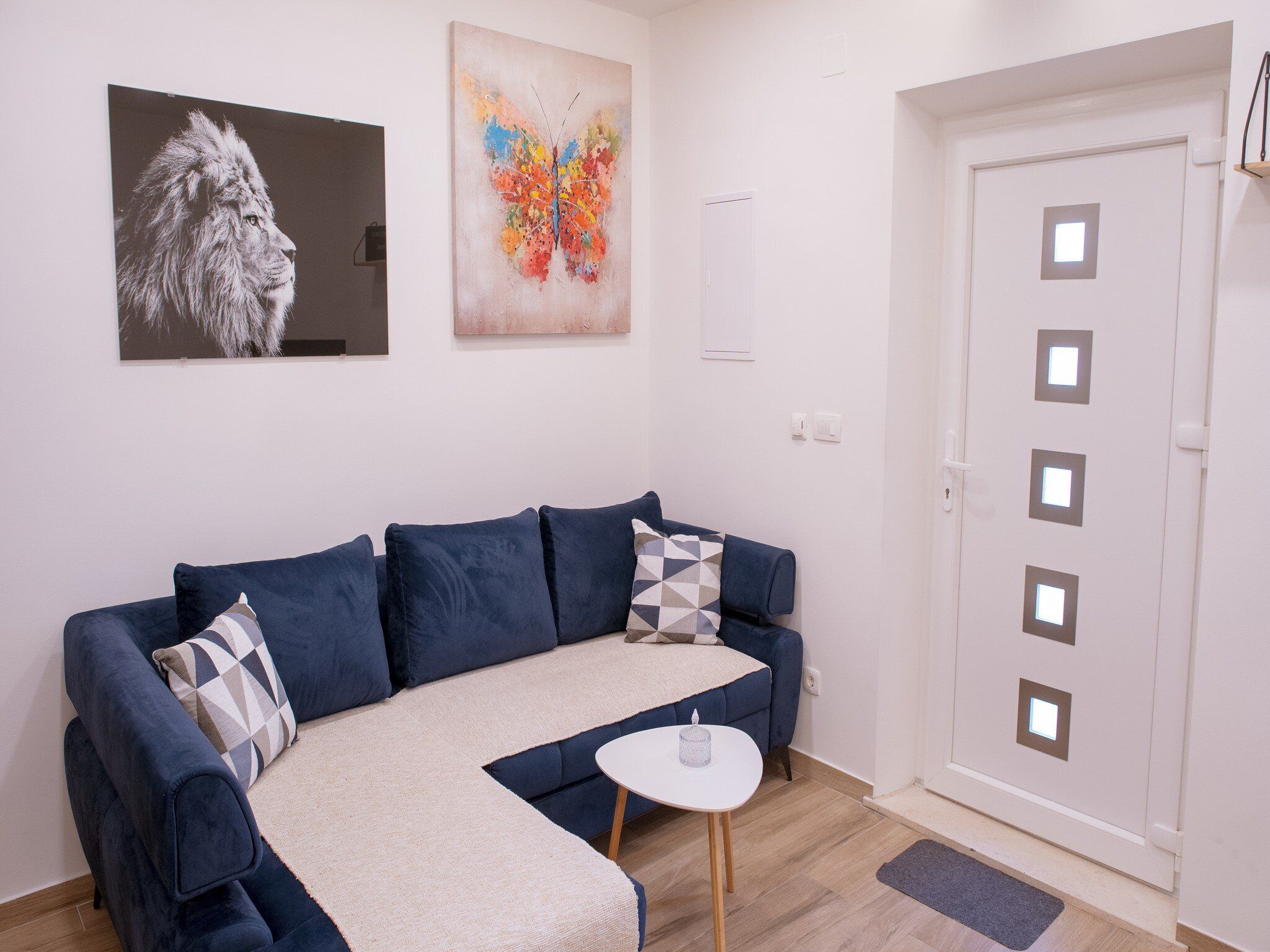 Apartment (One Bedroom Apartment with Patio) | Living room | TV