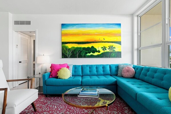 TV - SUNSET HOUSE CONDO Unit H215- 1 Bedroom Condo-  Quiet, Well-Kept, Low-Density Beachfront building! (Marco Island)