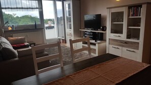 Unclassified image, 3 of 15, button