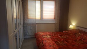 3 bedrooms, WiFi, bed sheets