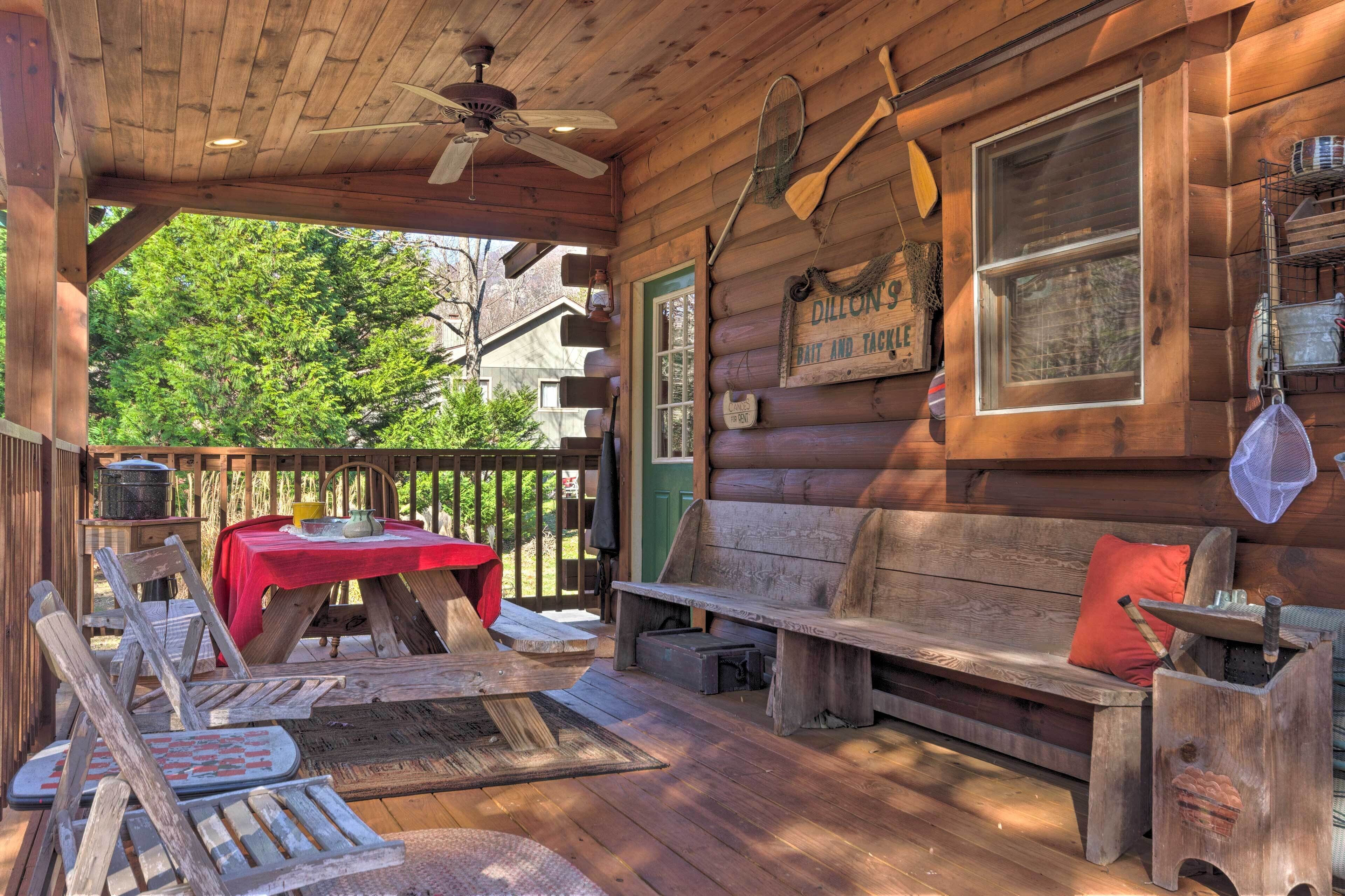 Lake Lure Log Cabin w/ Grill: Steps to Beach!