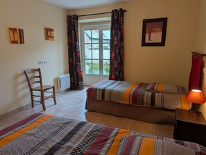 3 間睡房、免費 Wi-Fi、床單