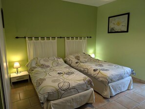 3 bedrooms, free WiFi, bed sheets