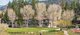 Gorgeous Views! Pet Friendly! Walk to Bear Mtn & Zoo! On the Golf Course!