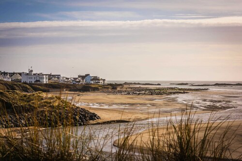 The Moorings : 3-Bed Cottage in Rhosneigr | Managed by Anglesey Holiday Lettings