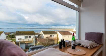 Headline (VRBO): Sunset View : Pet-Friendly 2‑Bed Apartment with Bay Views in Rhosneigr | Managed by