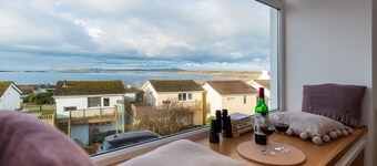 Headline (VRBO): Sunset View : Pet-Friendly 2‑Bed Apartment with Bay Views in Rhosneigr | Managed by