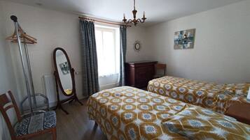 2 bedrooms, free WiFi, bed sheets