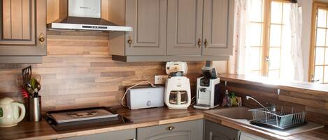 Refrigerador, microondas, horno y lavavajillas