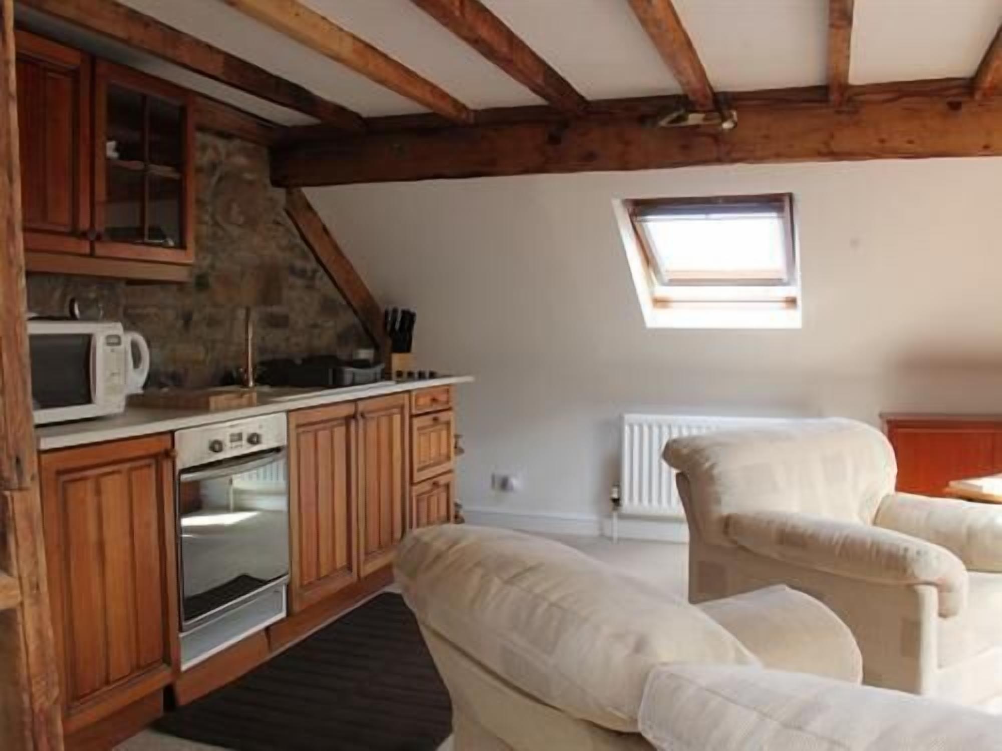Burnhopeside Hall - Apartment