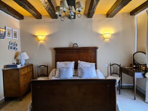 3 bedrooms, free WiFi, bed sheets