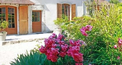 Spacious Vintage Cottage in Loire Valley: Village Charm, Garden, Pets Welcome
