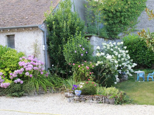 Spacious Vintage Cottage in Loire Valley: Village Charm, Garden, Pets Welcome