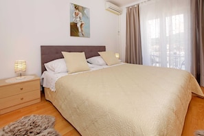 Lägenhet (Three Bedroom Apartment with Balcony ) | 3 sovrum