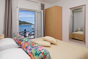 公寓 (Three Bedroom Apartment with Balcony ) | 3 多间卧室