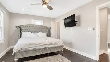 4 bedrooms, in-room safe, iron/ironing board, WiFi