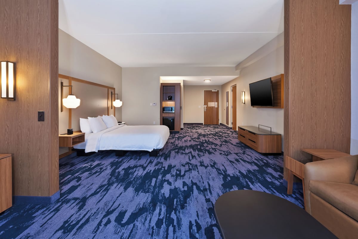 Suite, 1 King Bed with Sofa bed, Accessible Bathtub | Down duvets, pillow-top beds, in-room safe, desk