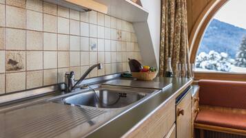 Refrigerador, horno, parrilla de estufa y lavavajillas