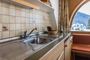 Refrigerador, horno, placa de cocina, lavavajillas