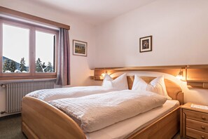 1 bedroom, free WiFi, bed sheets