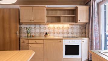 Kühlschrank, Ofen, Herdplatte, Geschirrspüler