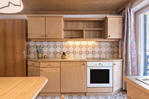 Kühlschrank, Ofen, Herdplatte, Geschirrspüler