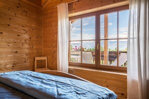 4 室のベッドルーム、アイロン / アイロン台、WiFi (無料)、ベッドシーツ