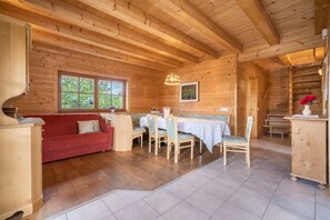 Interior - Mountain Chalet "Fuchsberger" with Mountain View, Wi-Fi, Balcony, Terrace & Garden (Vöran)