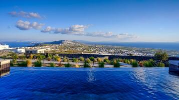 Executive Two Bedroom Suite with Private Heated Pool and Caldera View | Terrace/patio