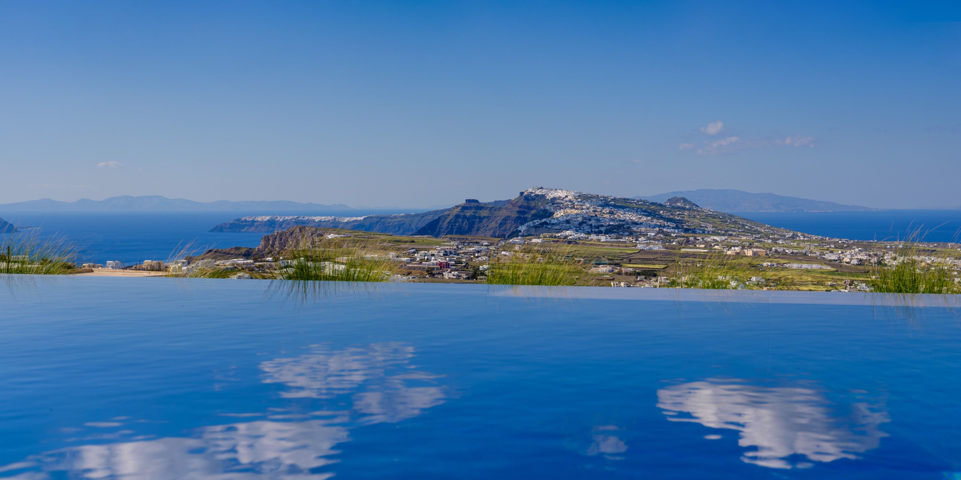 Supreme Two Bedroom Suite with Private Heated Pool and Caldera View | Utsikt fra balkong