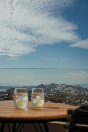 Superior Suite with Outdoor Heated Plunge Pool and Panoramic View | Blick vom Balkon