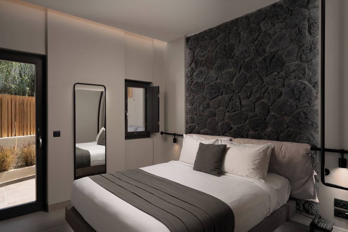 Honeymoon Suite with Outdoor Private Heated Jetted Tub and Sea View | 이집트산 면 시트, 고급 침구, 오리/거위털 이불, 필로우탑 침대