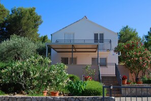 Apartment (One Bedroom Apartment with Terrace) | Exterior