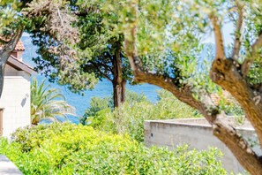 Apartment (One Bedroom Apartment with Terrace) | View from property - Apartment Lili (Supetar)