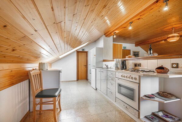 Honeymoon House, Multiple Bedrooms (House Mavko Near Lake Cerknica) | Private kitchen