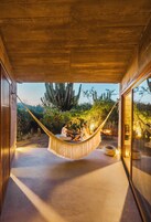 Garden Suite Hammock - 1 King Bed | Premium bedding, in-room safe, individually decorated, blackout drapes