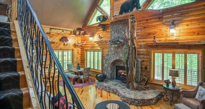 Iron Mountain Lodge 3 Bedroom Cabin by RedAwning