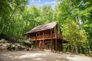 Cabin, 3 Bedrooms | Exterior - Iron Mountain Lodge 3 Bedroom Cabin by RedAwning (Butler)