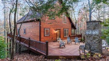 Cabin, 3 Bedrooms | Property grounds