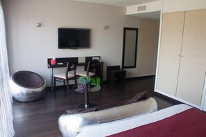 1 bedroom, internet - EXECUTIVE room garden side (Belleville-sur-Loire)