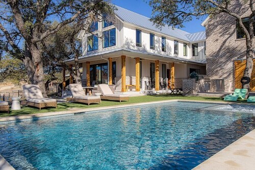 Chic Waterfront Farmhouse + Pool + Game Room - Fun!