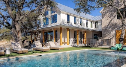 Chic Waterfront Farmhouse + Pool + Game Room - Fun!