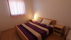 1 bedroom, WiFi, bed sheets