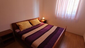 1 bedroom, WiFi, bed sheets