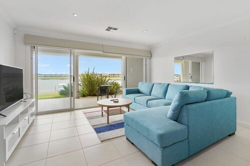 Hindmarsh Island - Waterfront Luxury, Wi-Fi, Linen