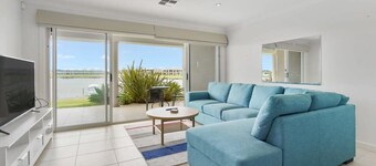 Hindmarsh Island - Waterfront Luxury, Wi-Fi, Linen