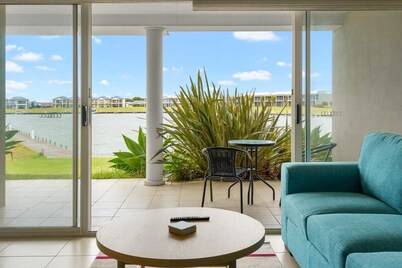 Hindmarsh Island - Waterfront Luxury, Wi-Fi, Linen